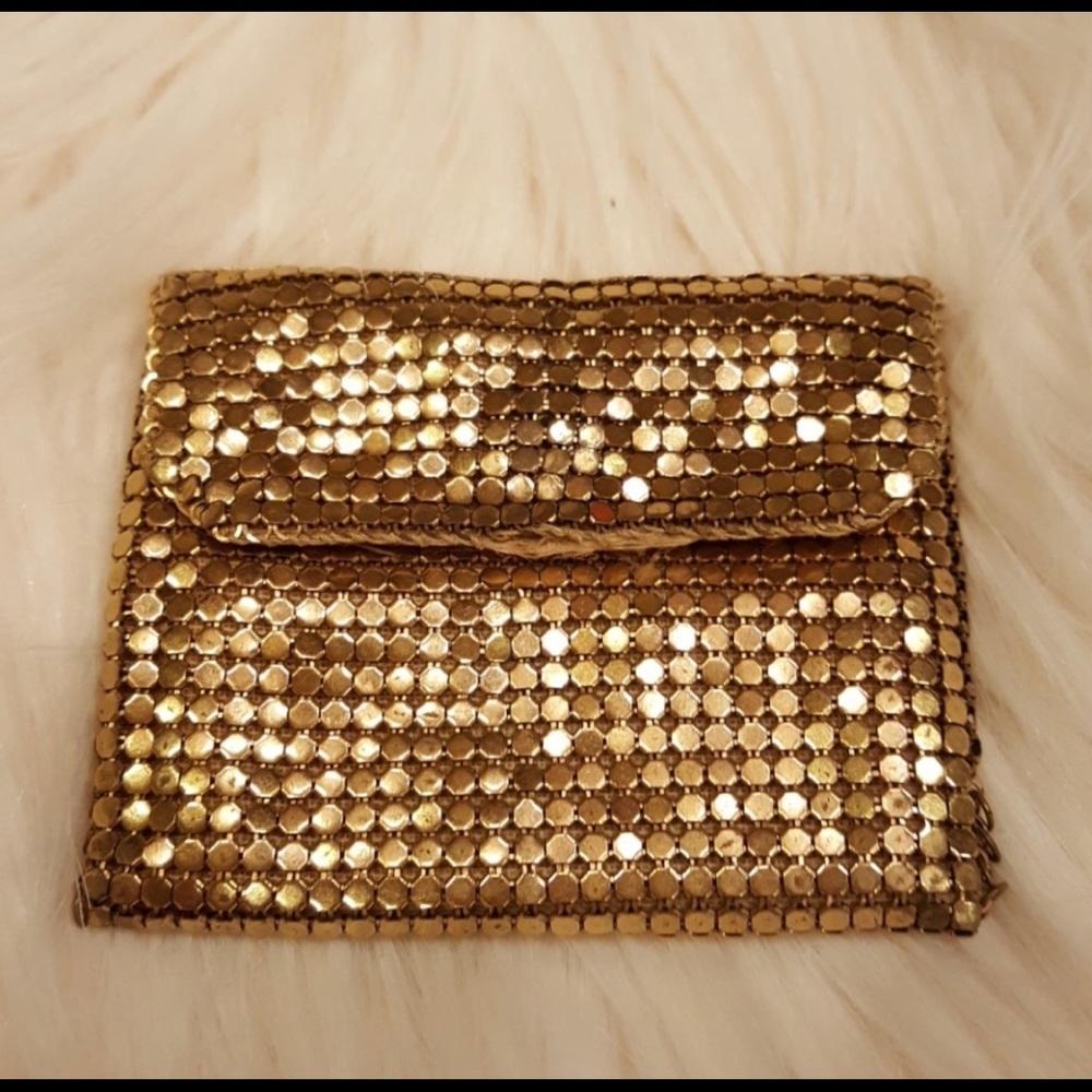 VINTAGE UNMARKED WHITING DAVIS COIN PURSE